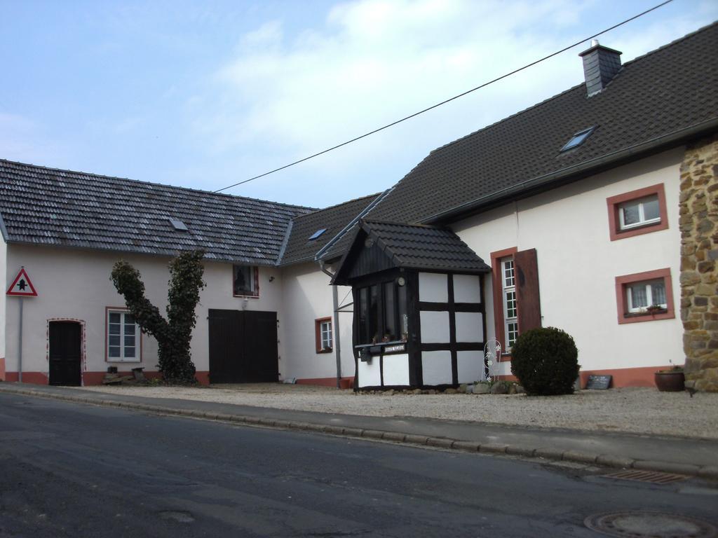 Haus Klara Hotel Mannebach  Exterior photo